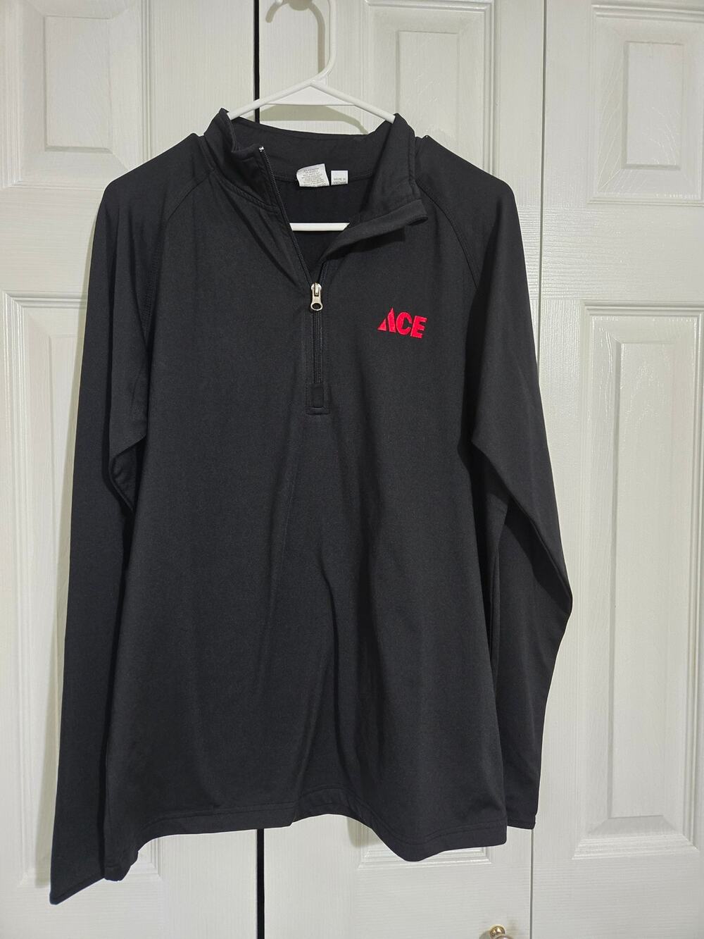Ace hardware small women's black partial zip athletic style top